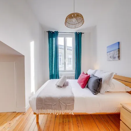 아파트 L'odeia - Chamant Appt En Plein Coeur De